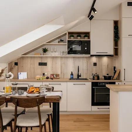 Days - Two-bedroom With Workspace And Netflix In Nusle * פראג