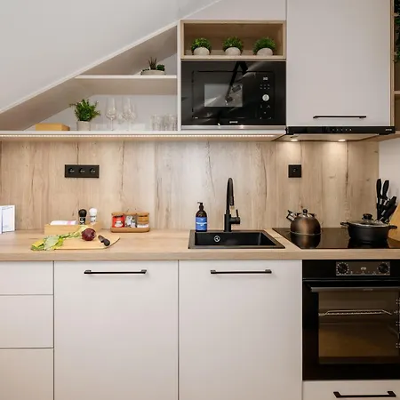 Апартаменты Days - Two-bedroom With Workspace And Netflix In Nusle Прага