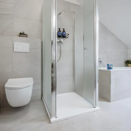Апартаменты Days - Two-bedroom With Workspace And Netflix In Nusle *
