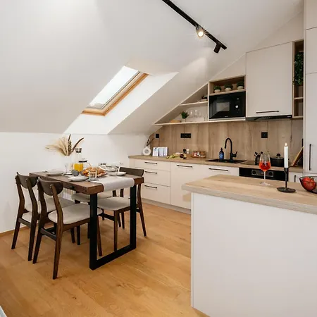 Апартаменты Days - Two-bedroom With Workspace And Netflix In Nusle Прага