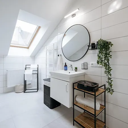 Апартаменты Days - Two-bedroom With Workspace And Netflix In Nusle *