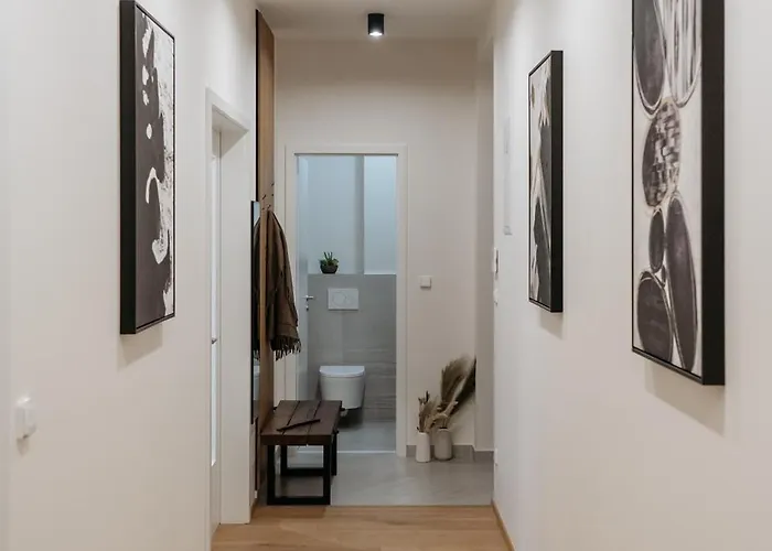 Days - Two-bedroom With Workspace And Netflix In Nusle * Praha