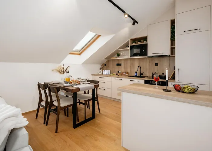 Apartmán Days - Two-bedroom With Workspace And Netflix In Nusle Praha