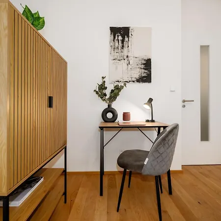 Days - 2bdr - Workspace - Netflix - Quiet Area Apartment Prague